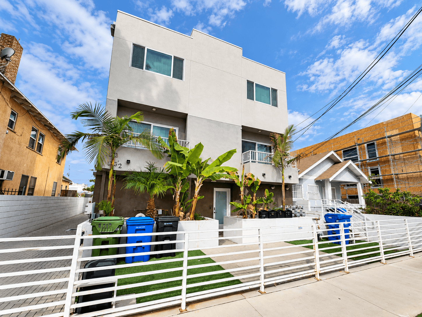 1211 Fedora St Los Angeles townhouse rental exterior
